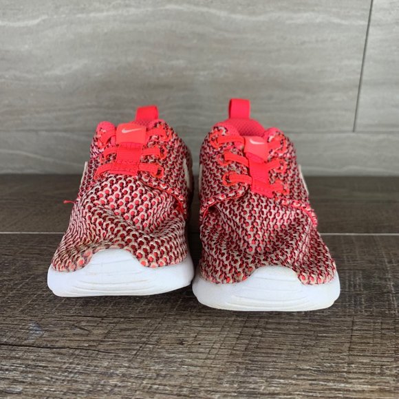 Toddler girls Nike Roshe One Sneaker - Picture 2 of 8